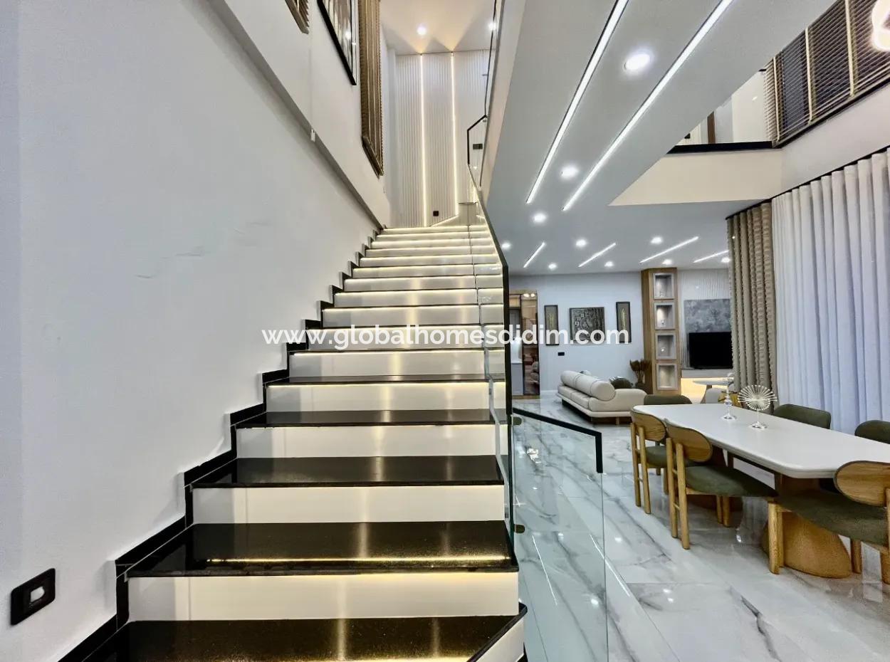 Didim Efeler Mahallesi'nde Lüks Villa