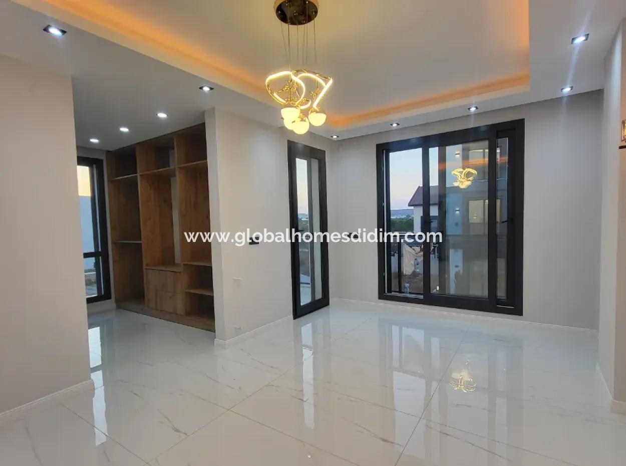 Villa Zu Verkaufen In Altinkum, Didim 4 In 1 Mit Pool