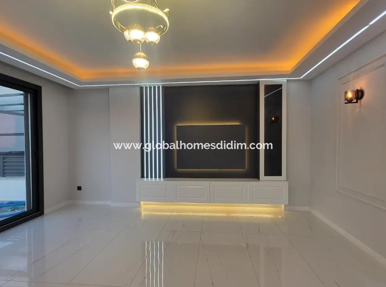 Villa Zu Verkaufen In Altinkum, Didim 4 In 1 Mit Pool