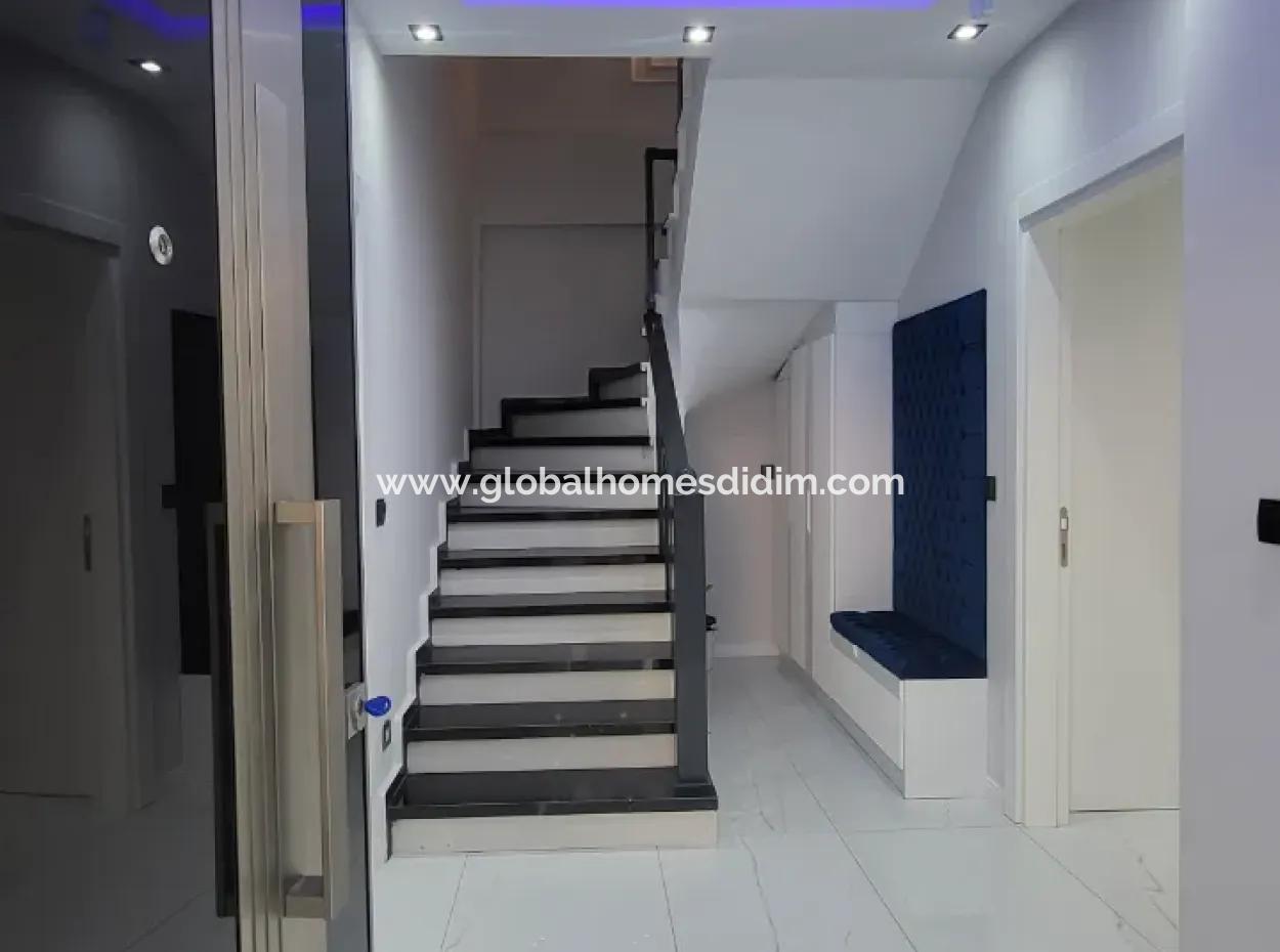 Villa Zu Verkaufen In Altinkum, Didim 4 In 1 Mit Pool