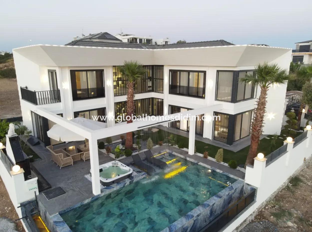 Detached Luxury Villa In Didim