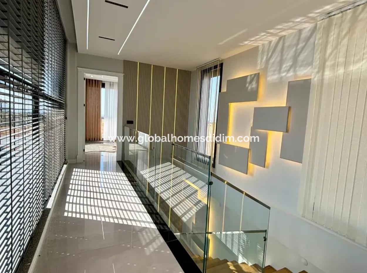 Detached Luxury Villa In Didim