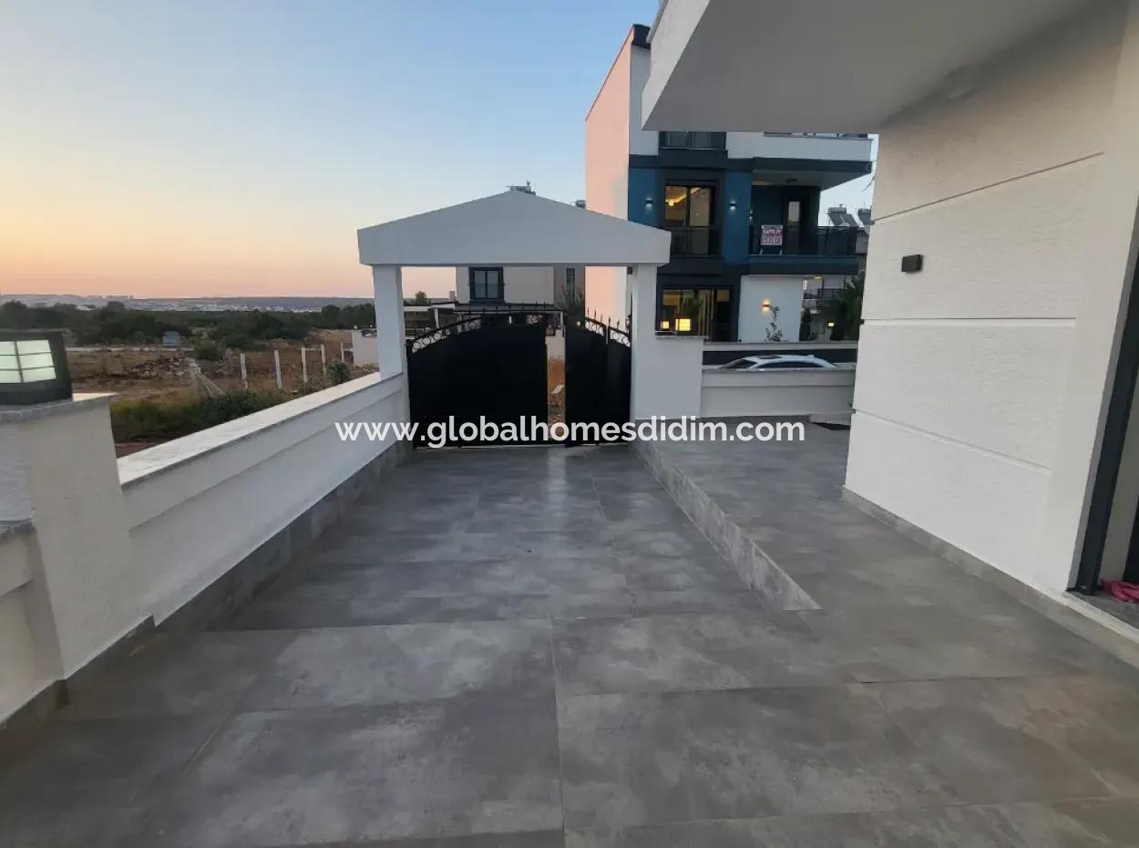 Villa For Sale In Altinkum, Didim 4 In 1 With Pool