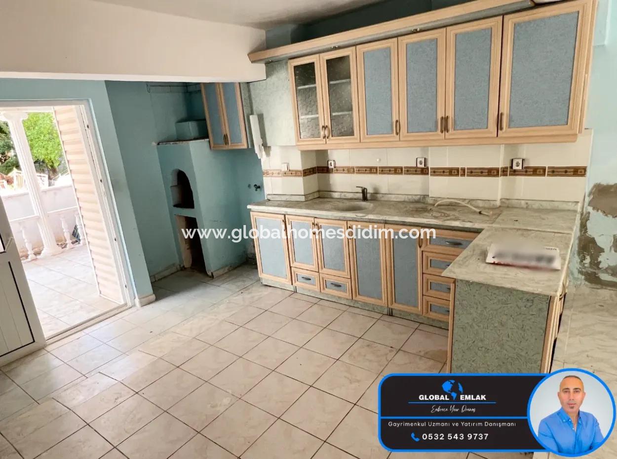 Didim Fevzipaşa, Mercimek Bölgesinde, Denize Sıfır Kocareis Sitesinde Satılık 3+1 Villa