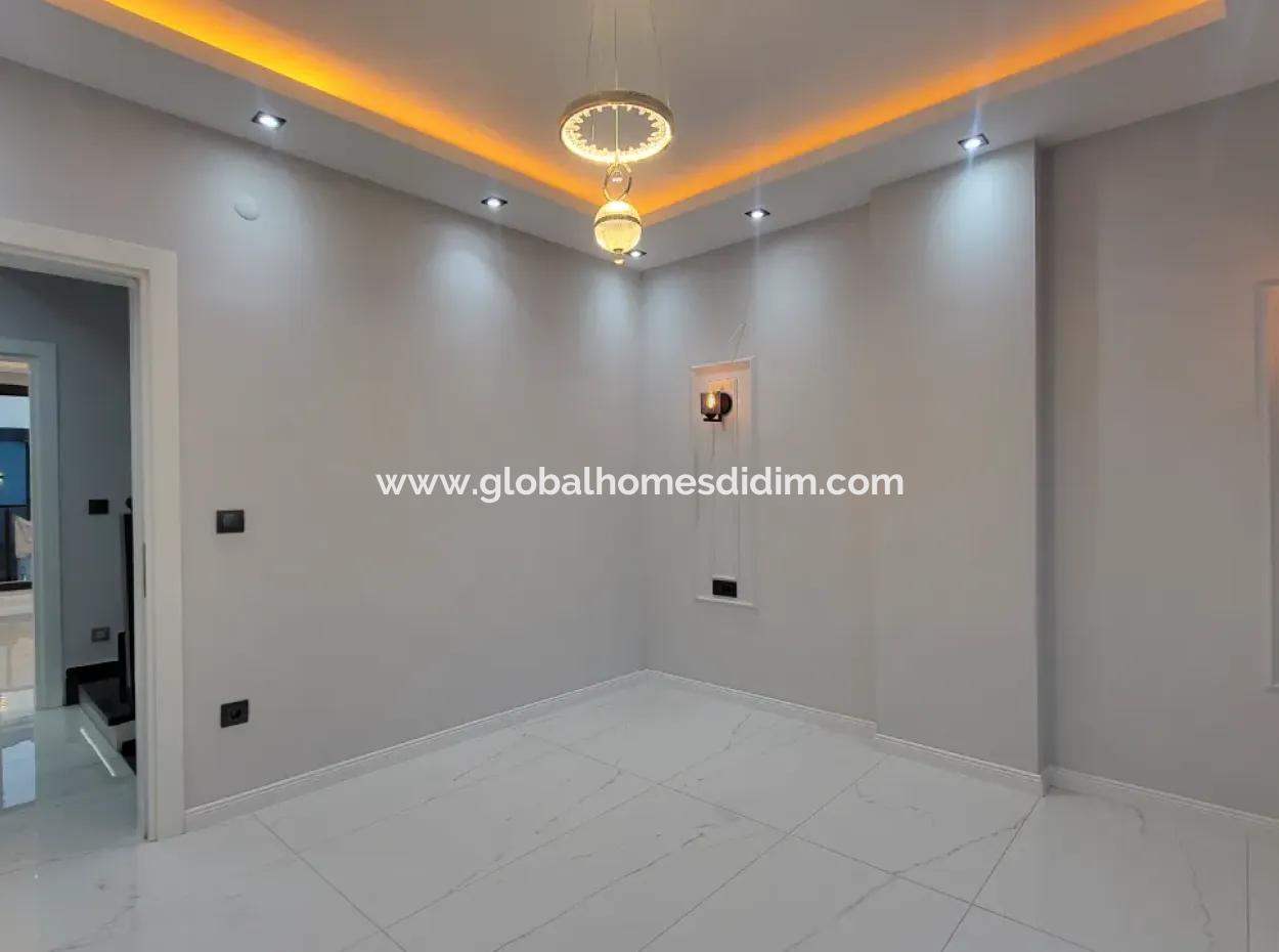 Didim Altınkum'da Satılık Villa 4+1 Havuzlu