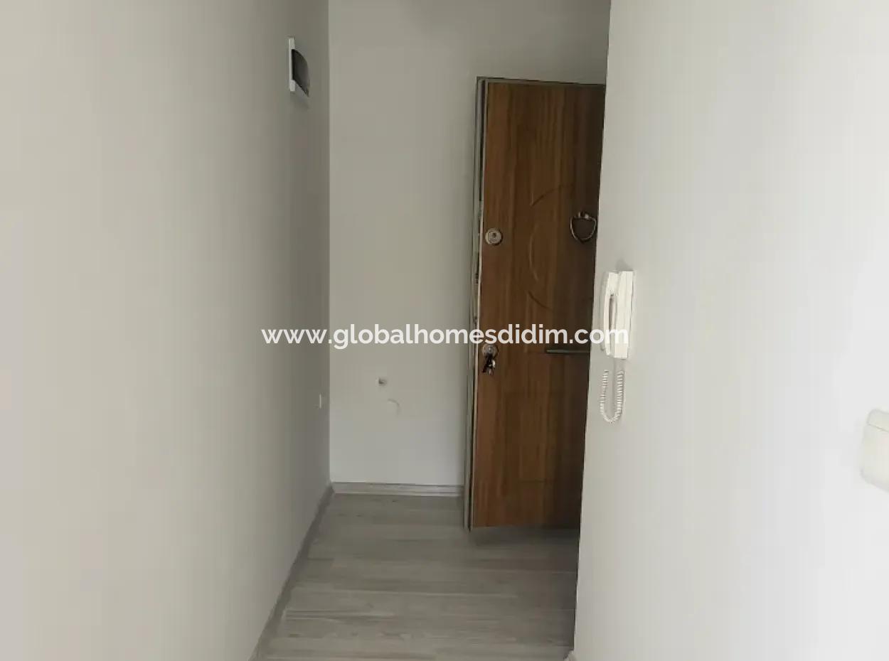 Didim Çarşı Merkezde 1+1 Daire Satilik