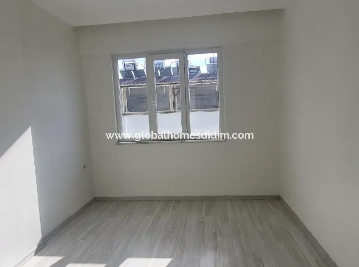 Didim Çarşı Merkezde 1+1 Daire Satilik